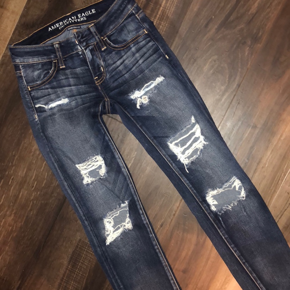 American eagle ripped jeans